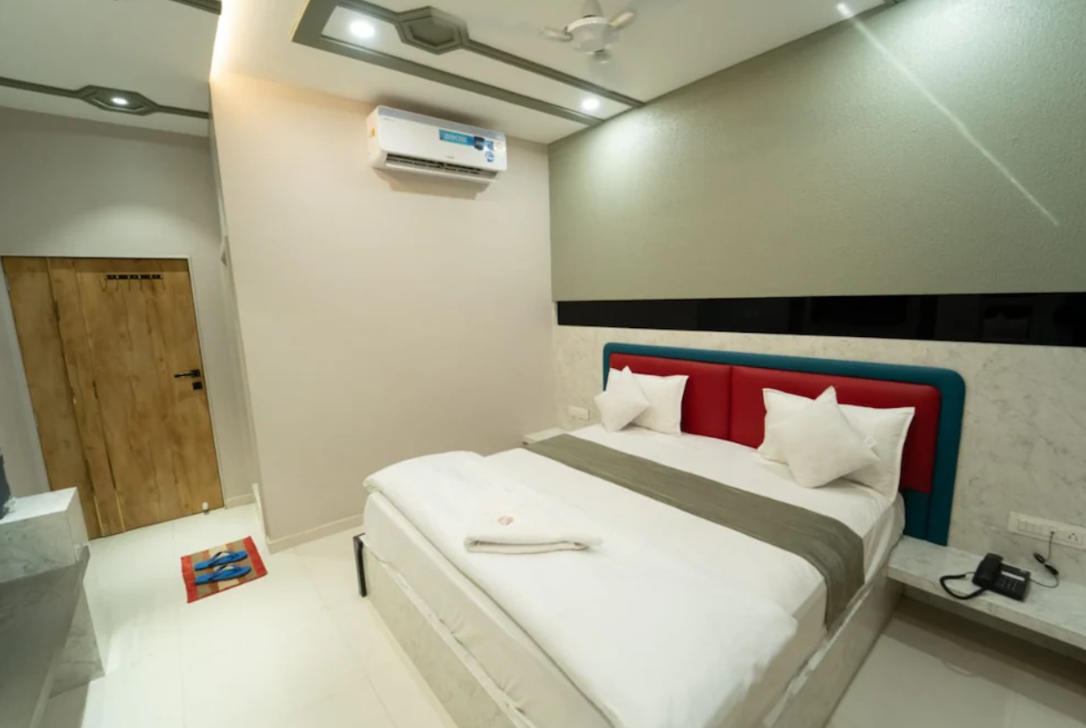 Deluxe Air Conditioning Room