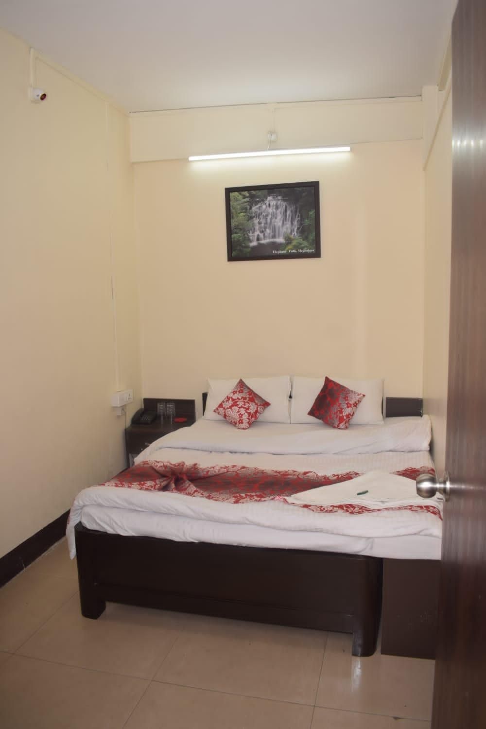 Standard Queen Room
