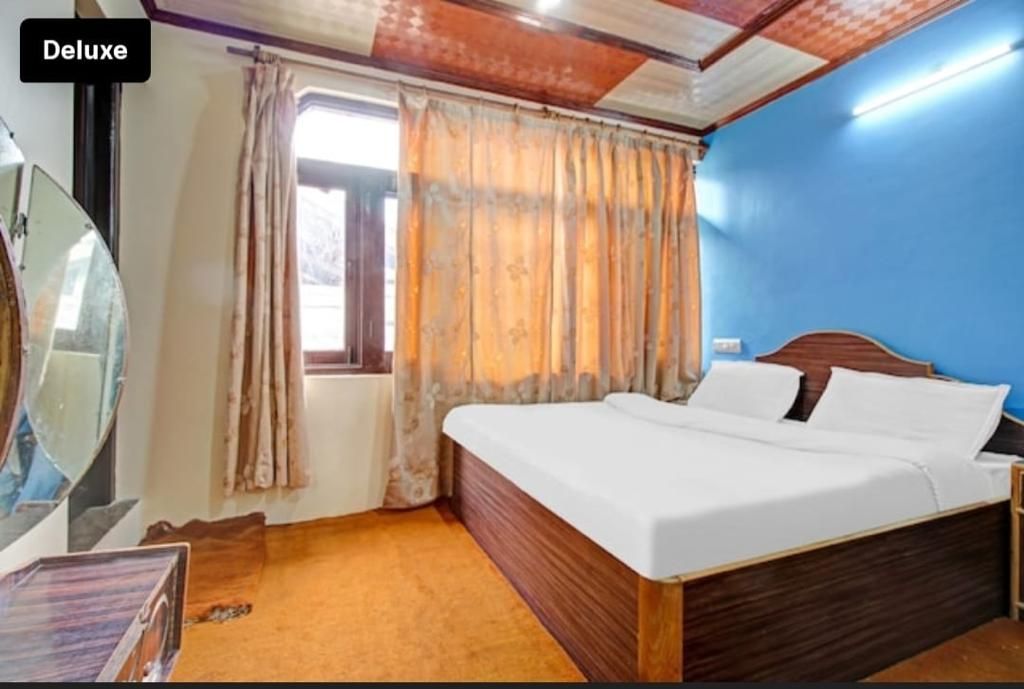 Hotel Nishat Lake View Resort Deluxe Double Bed Room Non AC