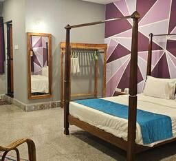 QUEEN PREMIUM DELUXE WITH BALCONY SEAVIEW