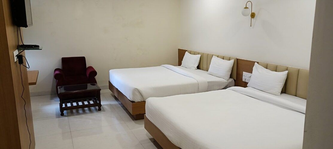 MANN HOLIDAY RESORTS Super Deluxe Family AC 2