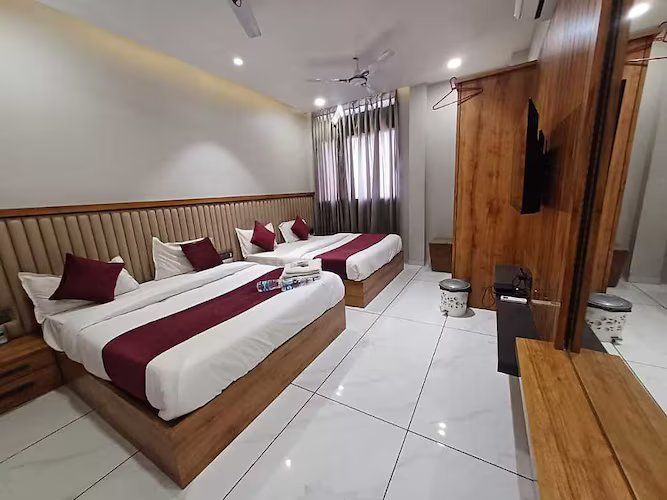 MANN HOLIDAY RESORTS Super Deluxe Family AC