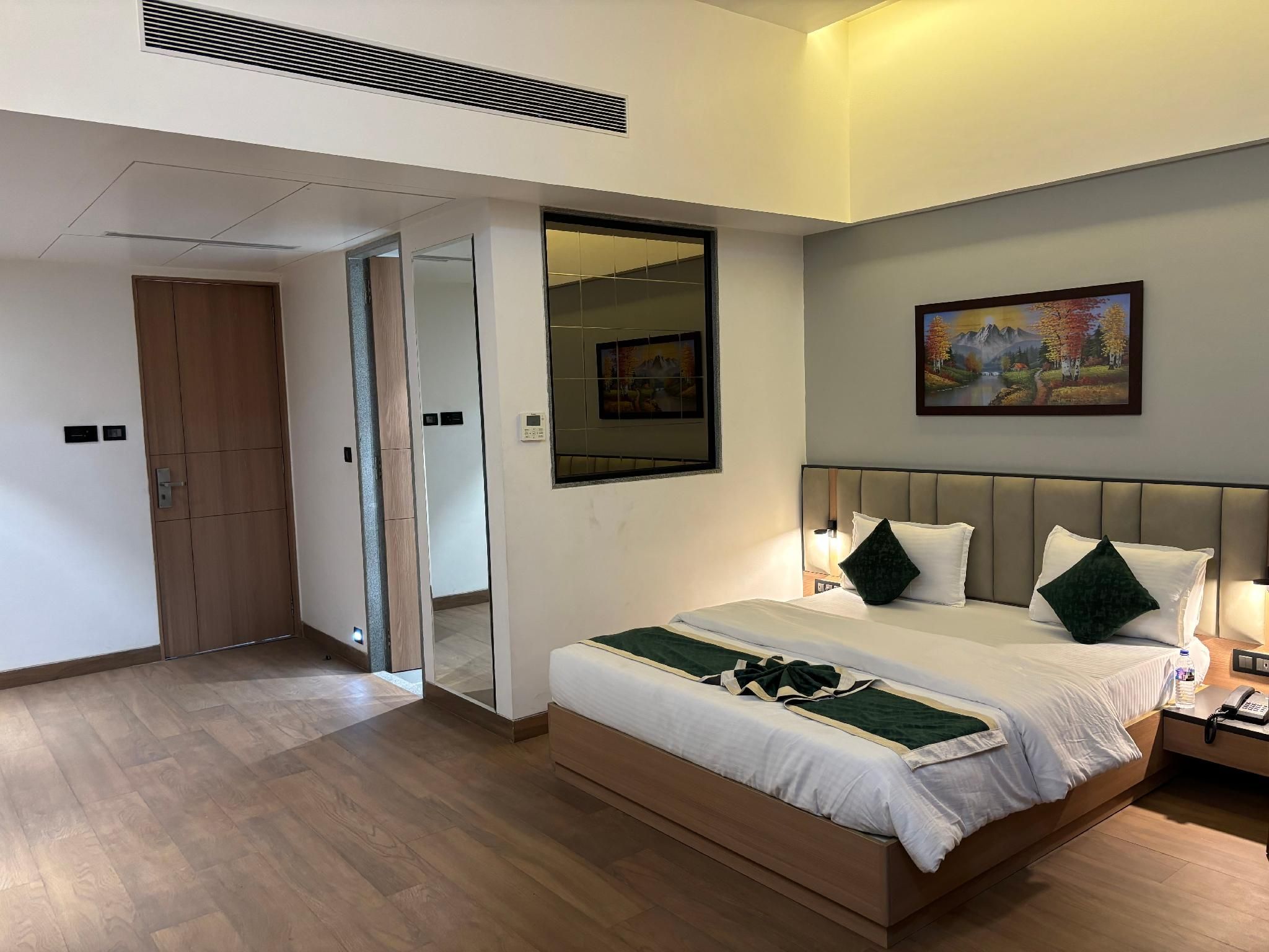 HOTEL RED CARPET Royal Room