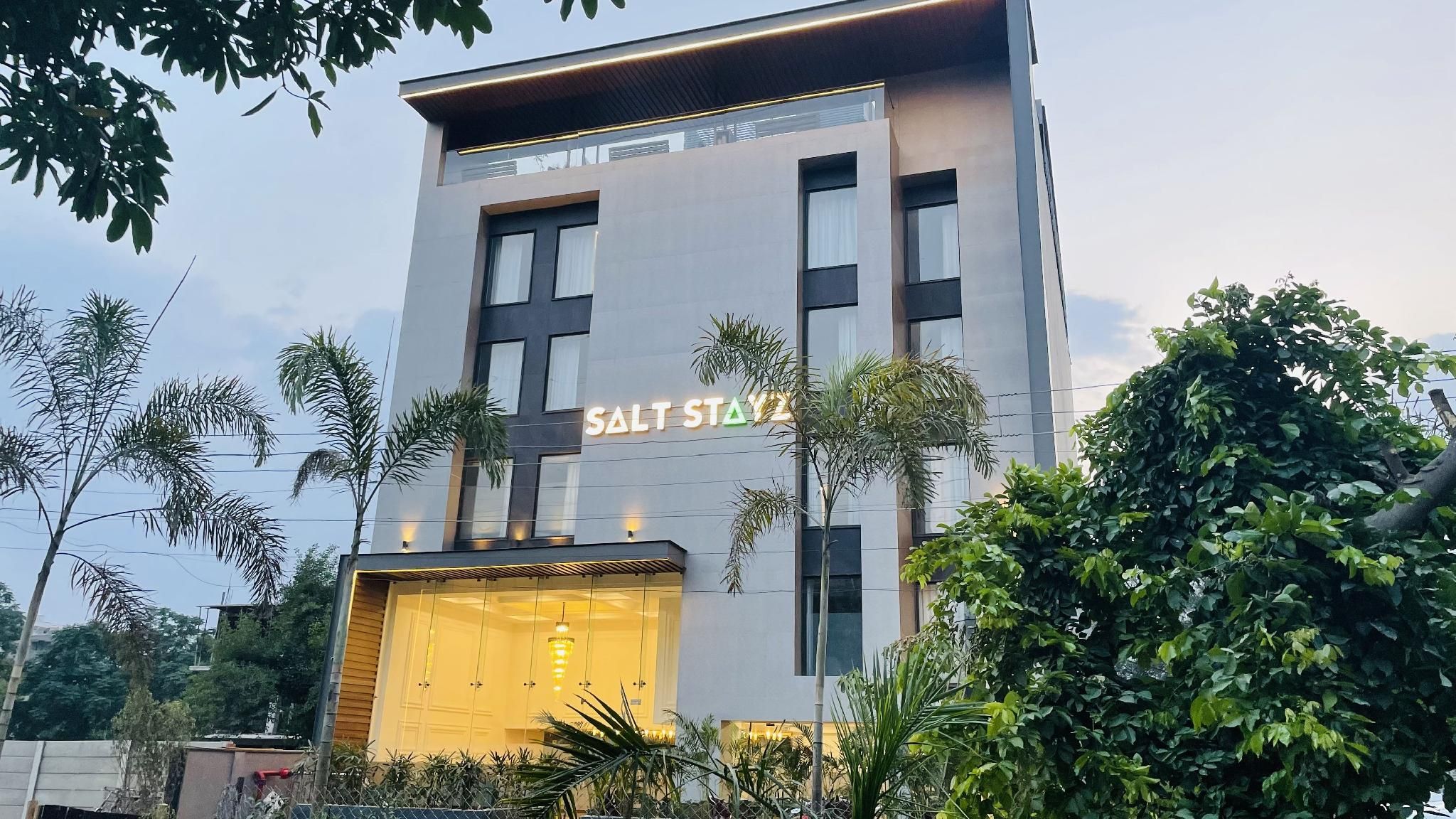 Saltstayz Basil- Near Golf Course Road