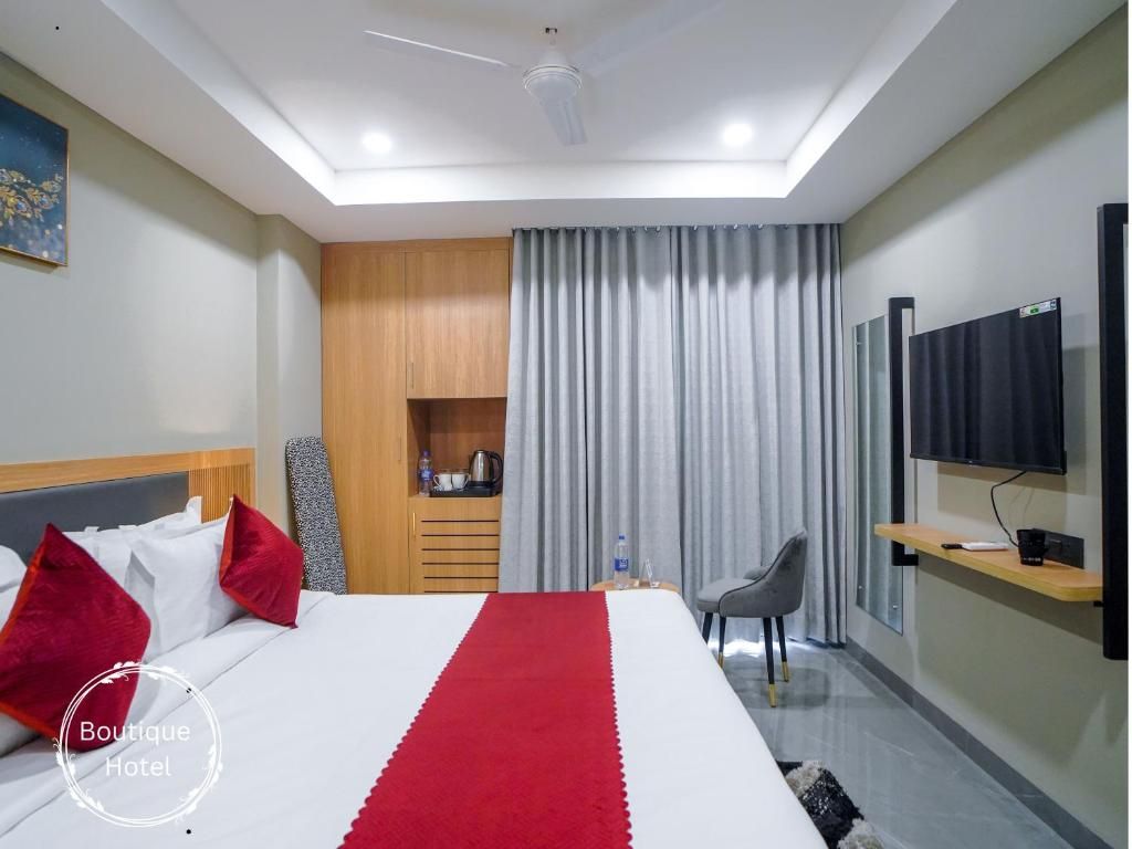 Saltstayz Basil- Near Golf Course Road