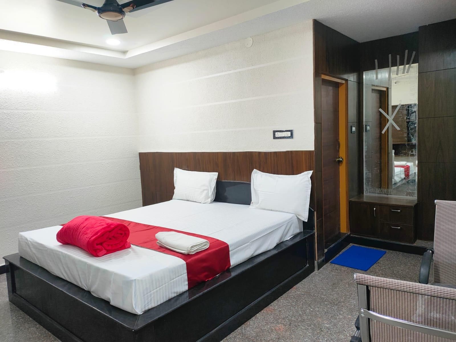 Hotel New Maruthi Inn, LB Nagar Deluxe Double Room