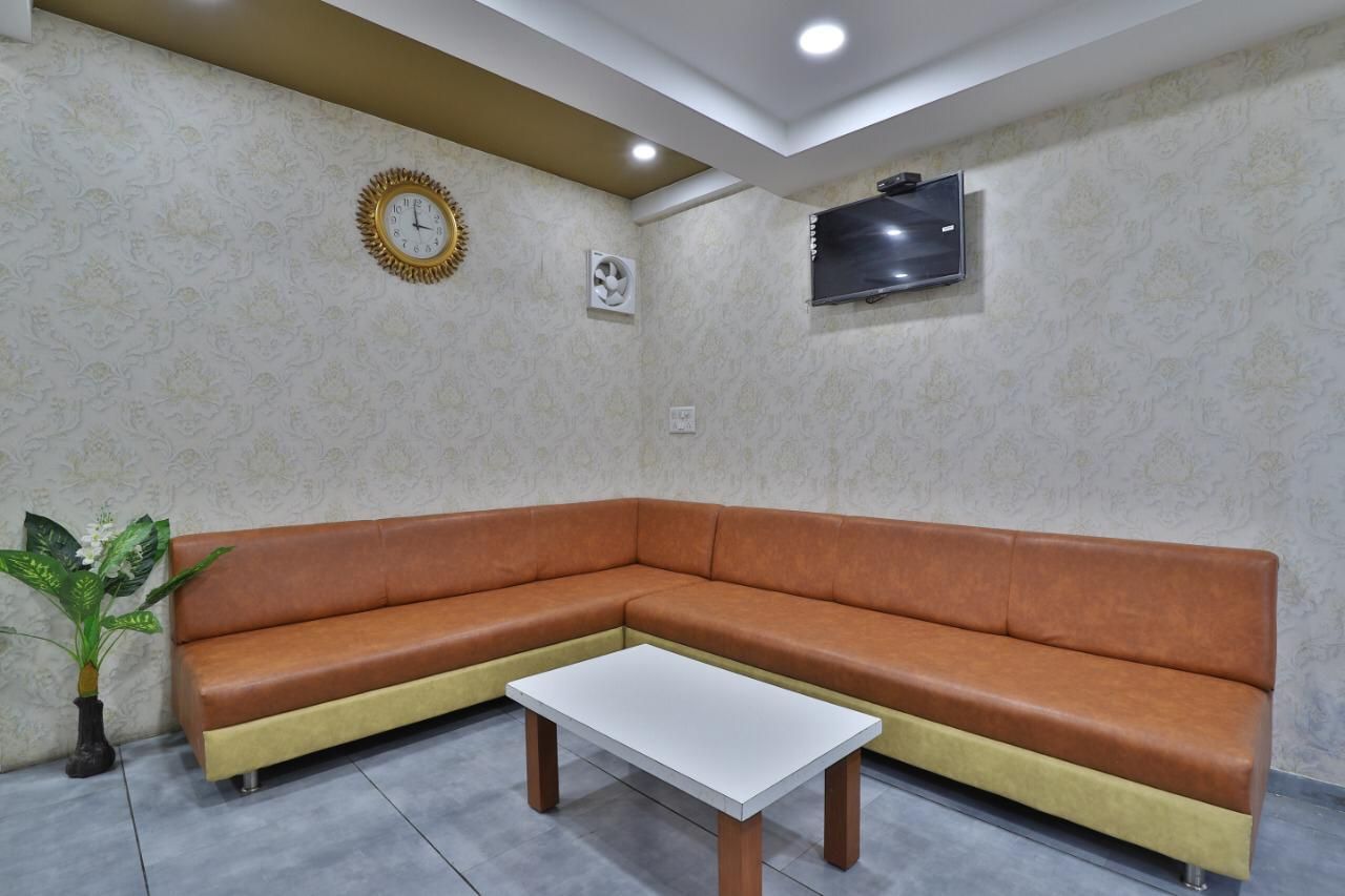 Shared lounge/TV area