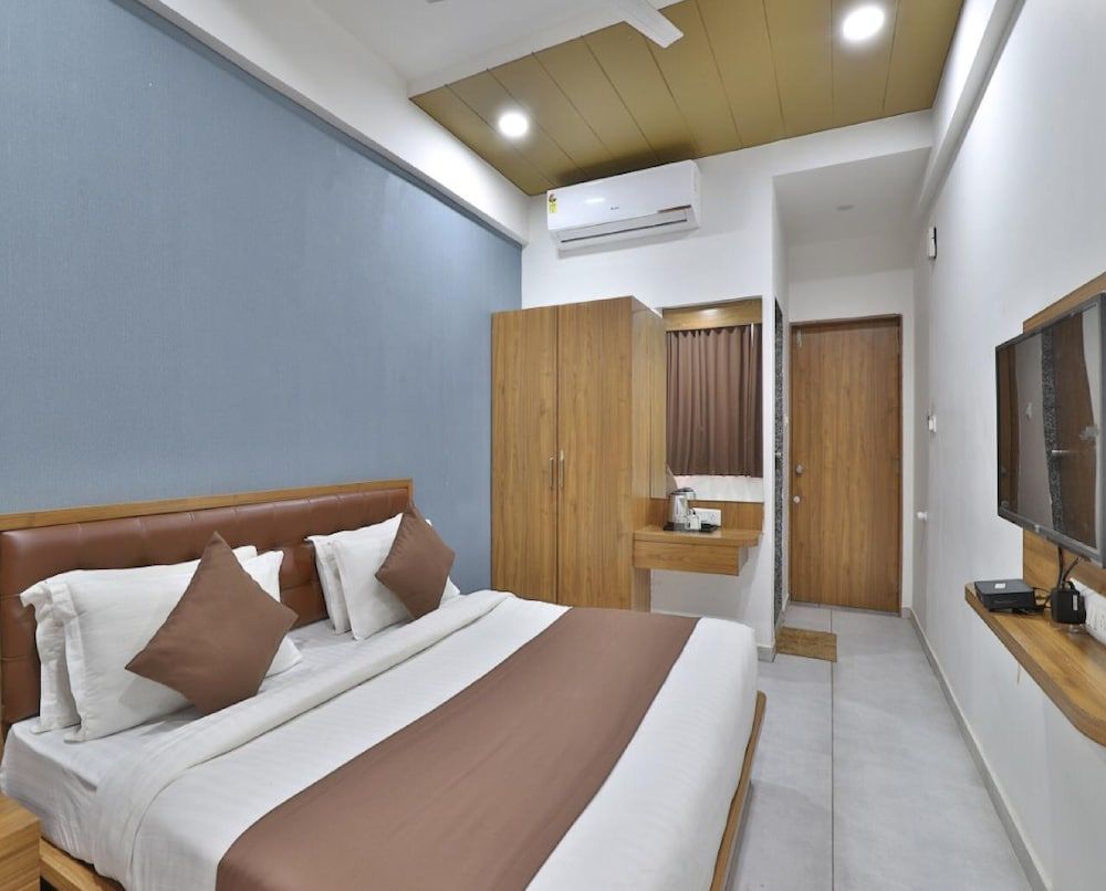 Hotel The Global Point Deluxe Double Room 5