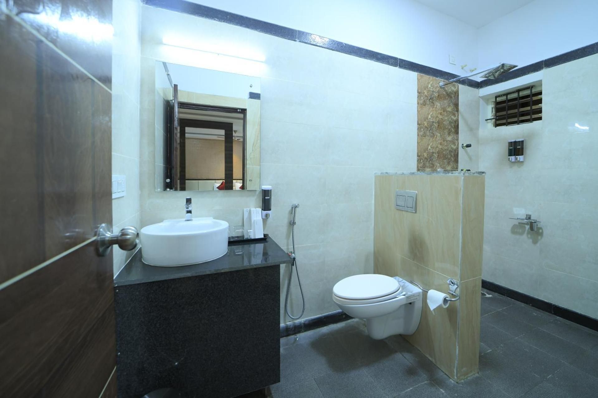 Hotel Cn windsor Executive Double Room, 1 King Bed, Non Smoking 11