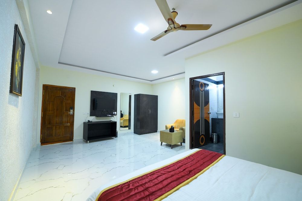 Hotel Cn windsor Executive Double Room, 1 King Bed, Non Smoking 9