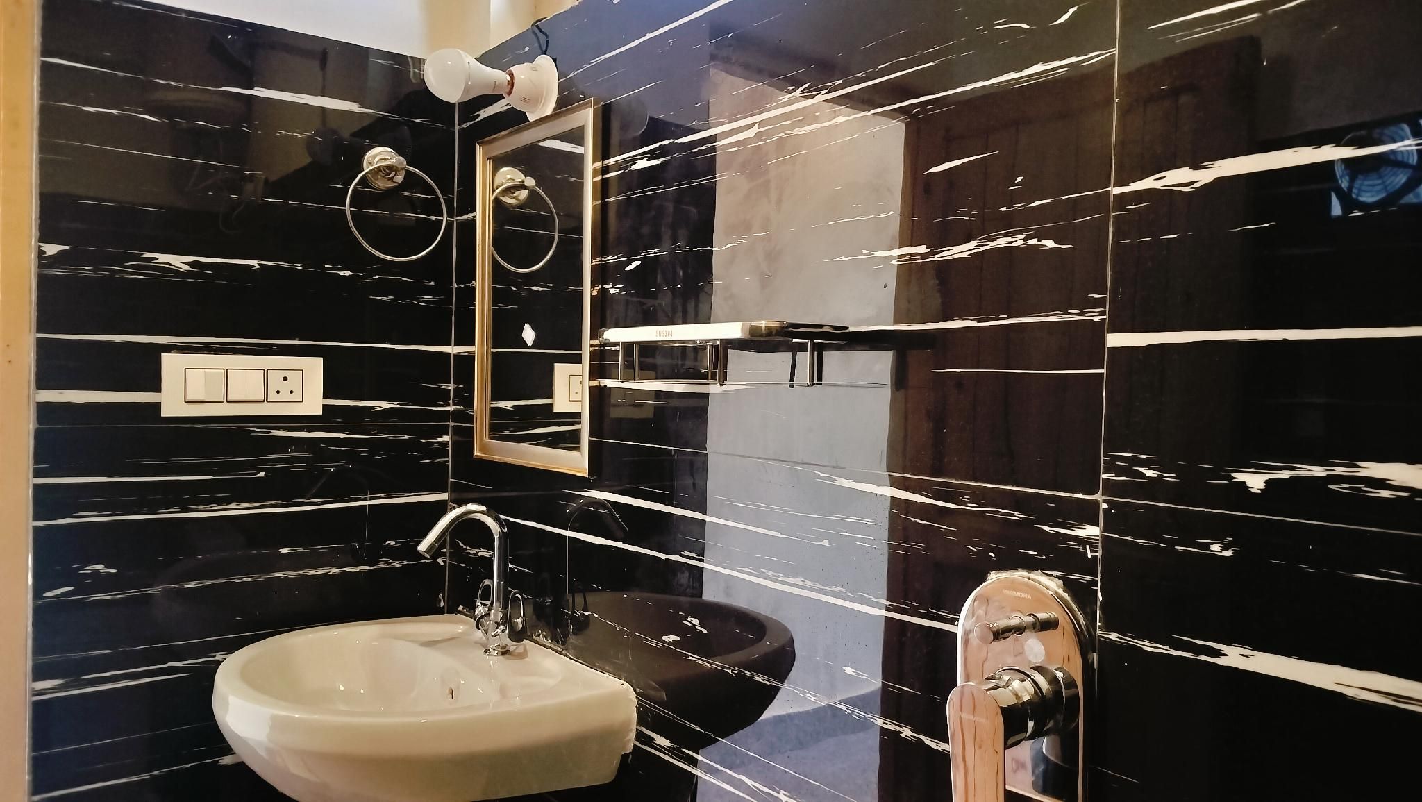 Deluxe Room with Valley View