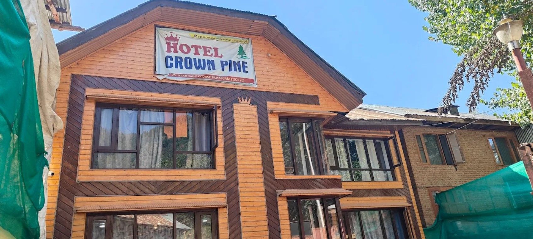 HOTEL CROWN PINE
