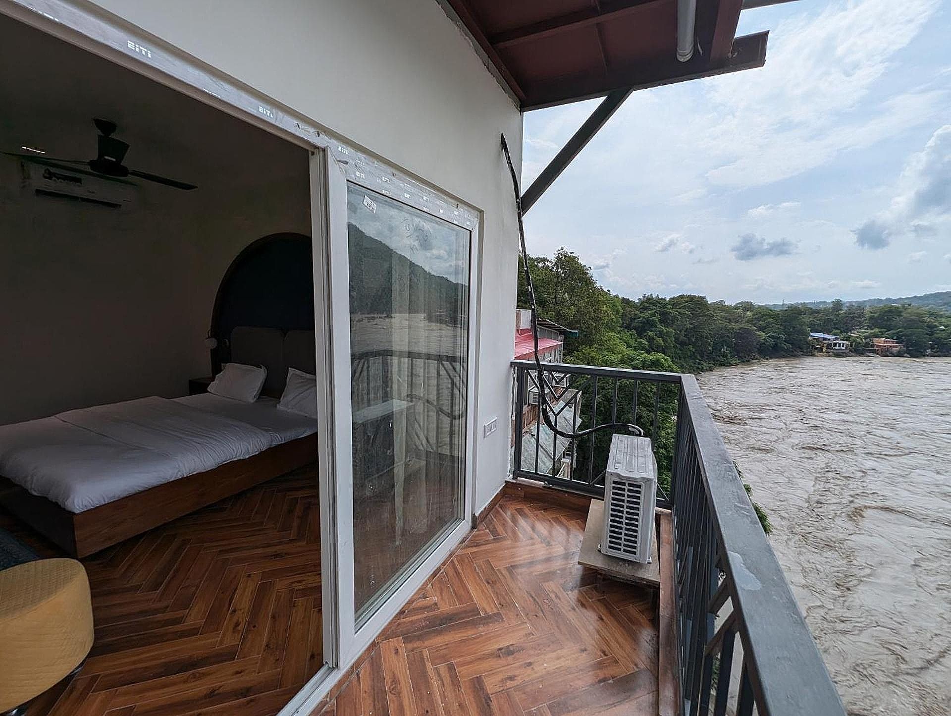 Joey's By The Ganges Double Room