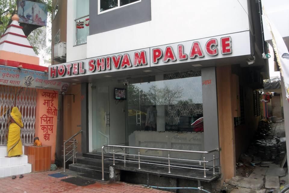 OYO 30249 Hotel Shivam Palace