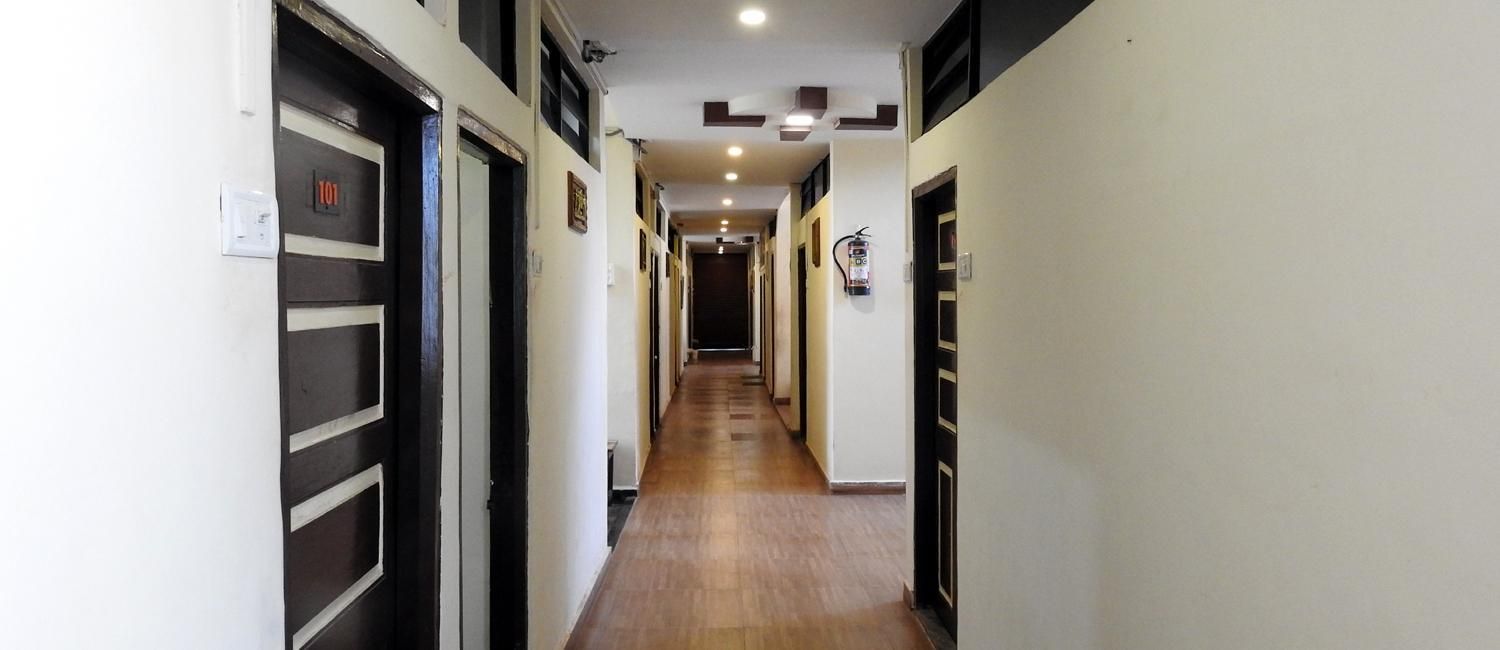 OYO 24712 Shanti The Grand Palace