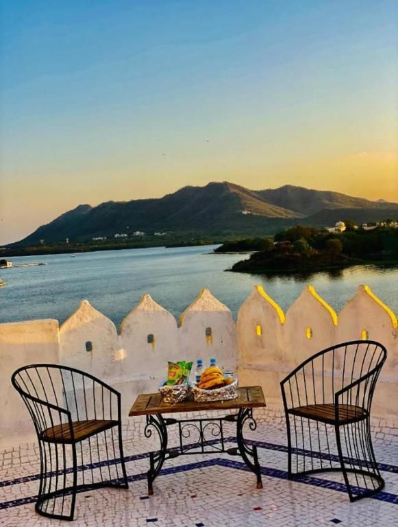 Hotel Vallabh with lake facing balcony