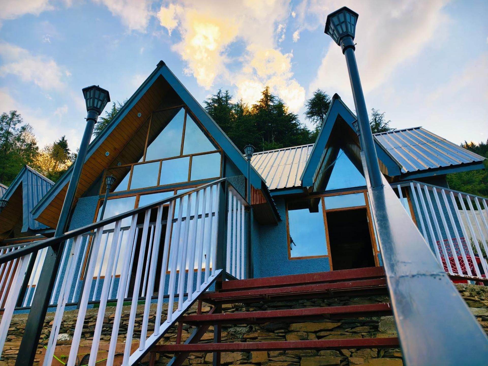 Snowind Cottages