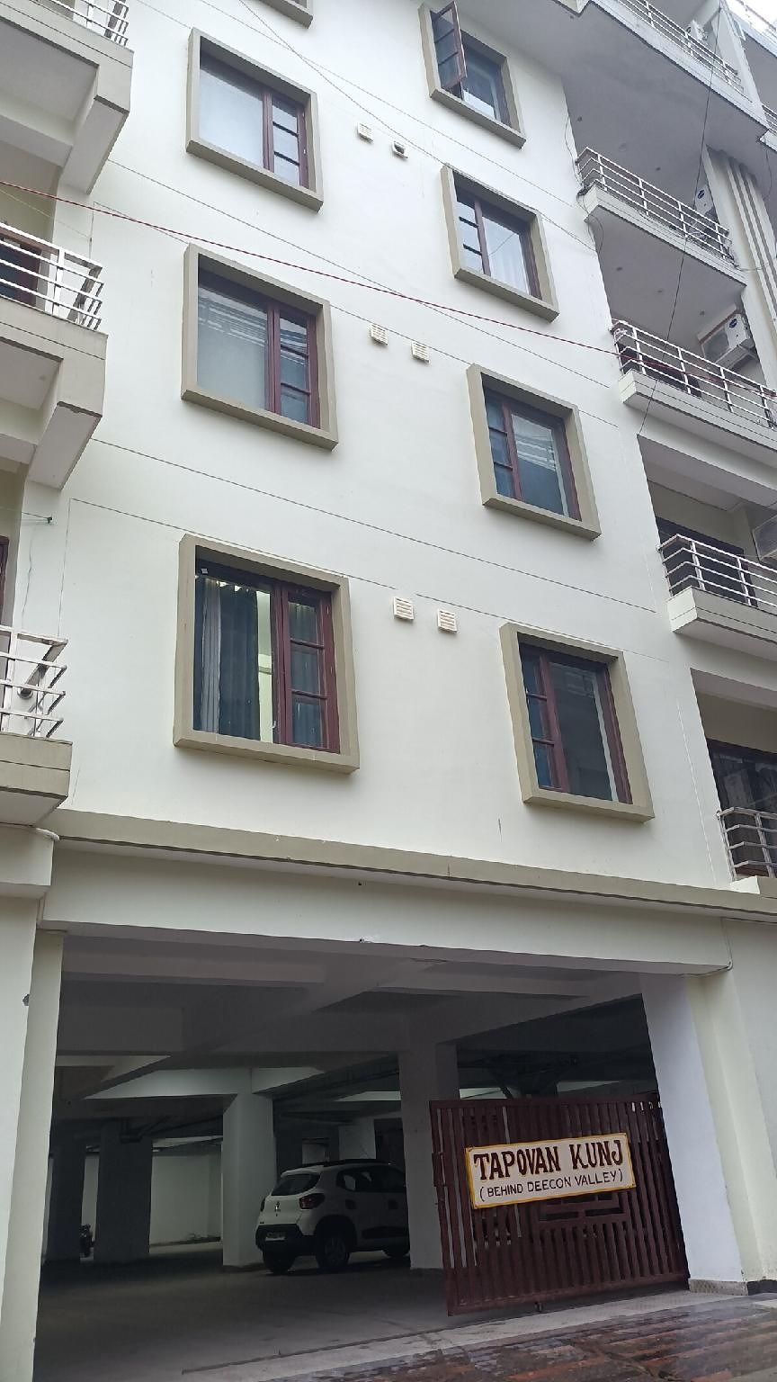 Homlee -Jumbo Lux Flat w hills, Kitchen & parking