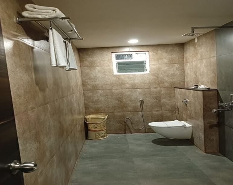 HOTEL NIRMALA HEIGHTS Standard Room 3