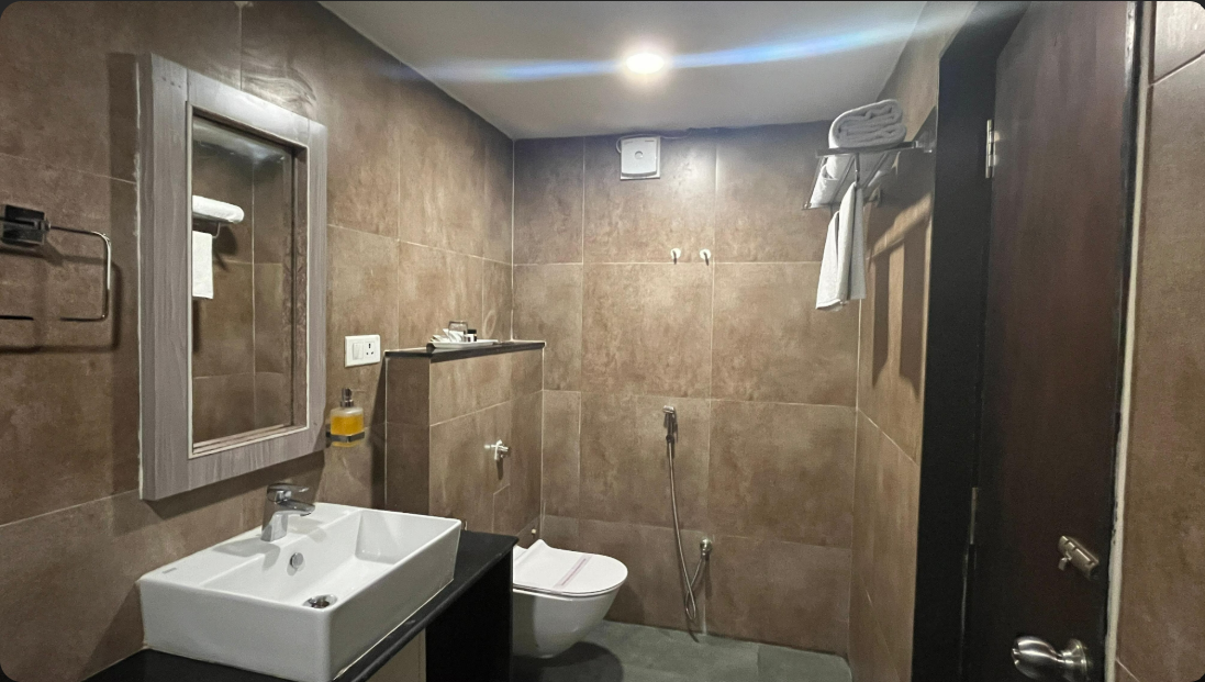 HOTEL NIRMALA HEIGHTS Standard Room 4