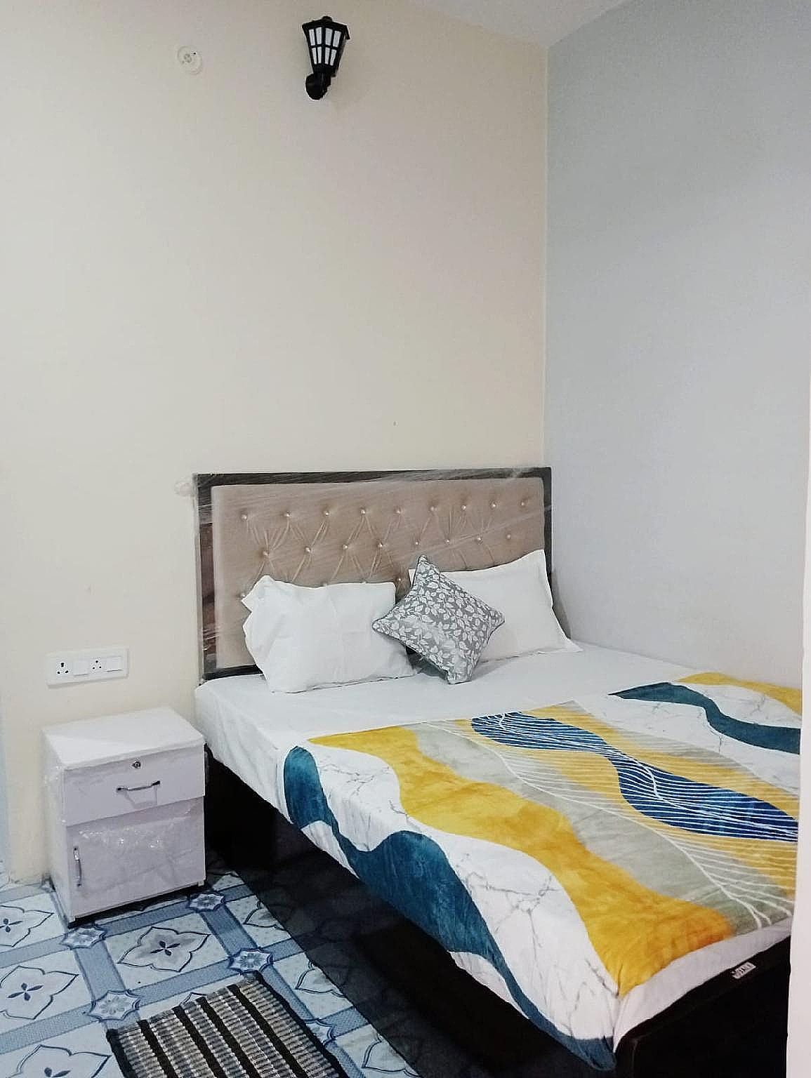 Deluxe Room with Air Conditioning