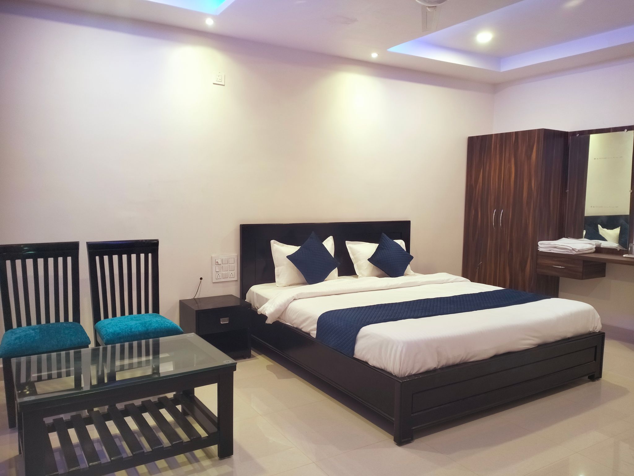 DELUXE ROOM WITH PRIVATE BALCONY - Non AC