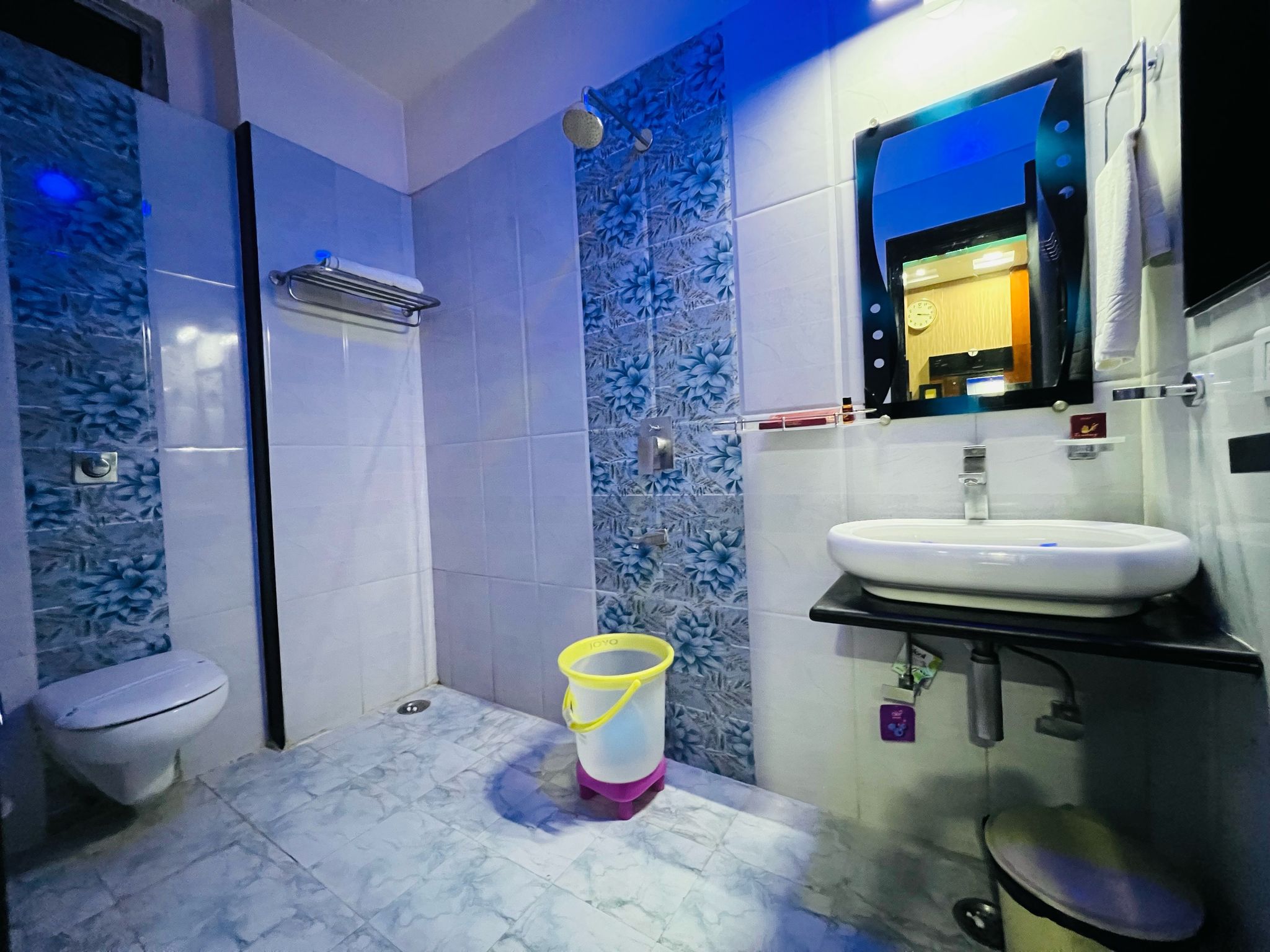 Hotel JK Residency Deluxe 8