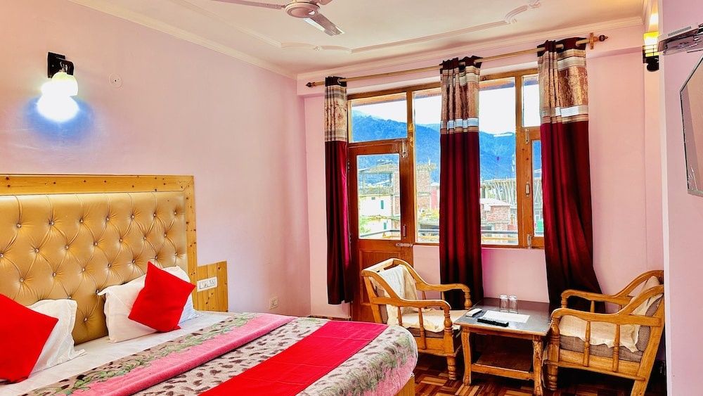 Hotel Manu Vatika Manali Super Deluxe Hill View Room with Balcony