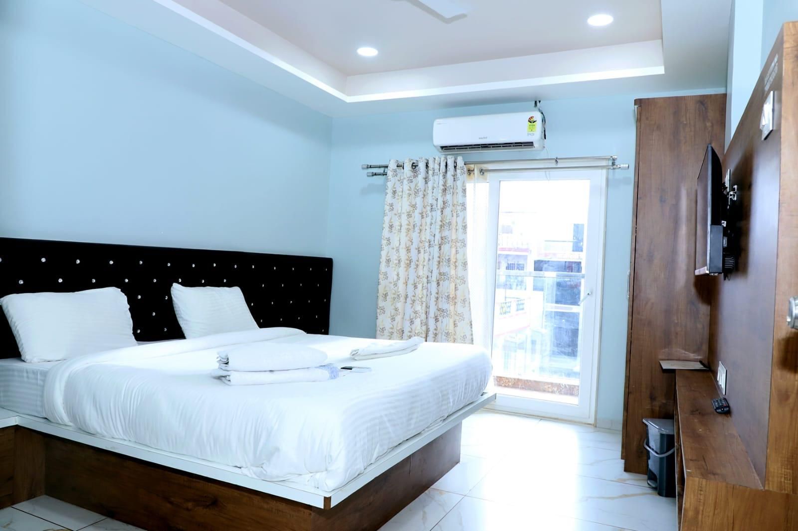 Twarita Executive Lodge Super Deluxe Room 2