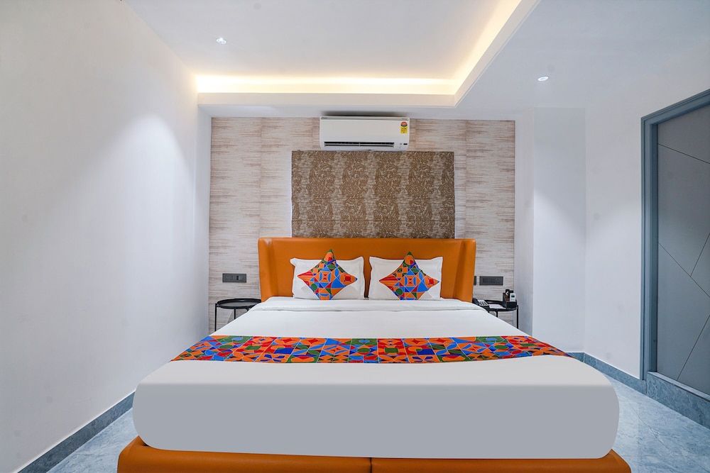 Fabhotel Prime Cloud 5 Studios Premium Room 4