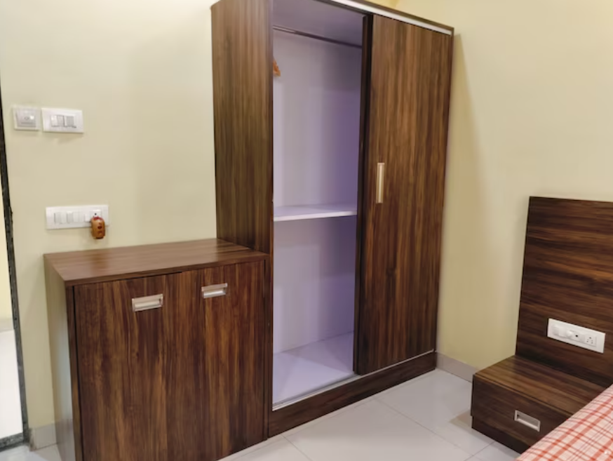 Gold Stays Hotel AC Standard Rooms 6