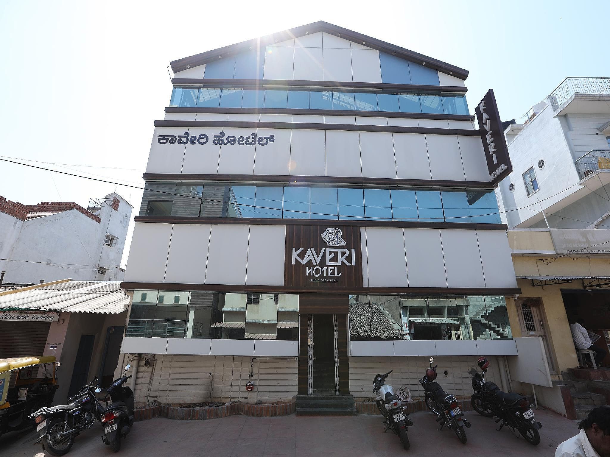 OYO 32997 Hotel Kaveri Bed & Breakfast Family Room Capacity 6