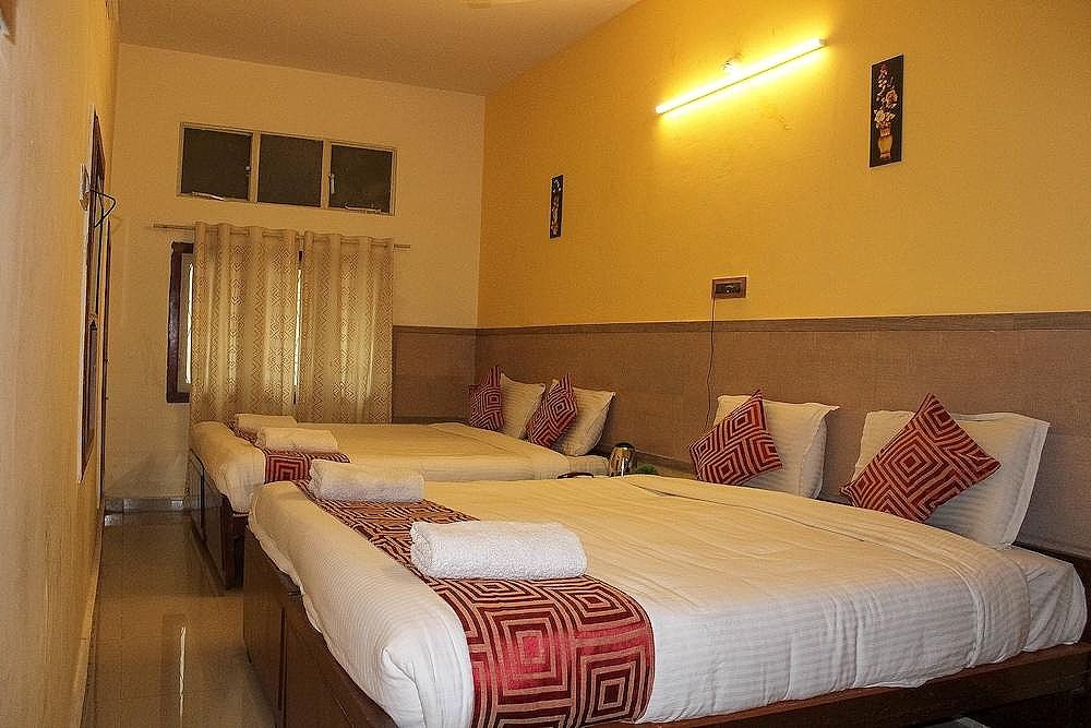 OYO 32997 Hotel Kaveri Bed & Breakfast Family Room Capacity 6 4