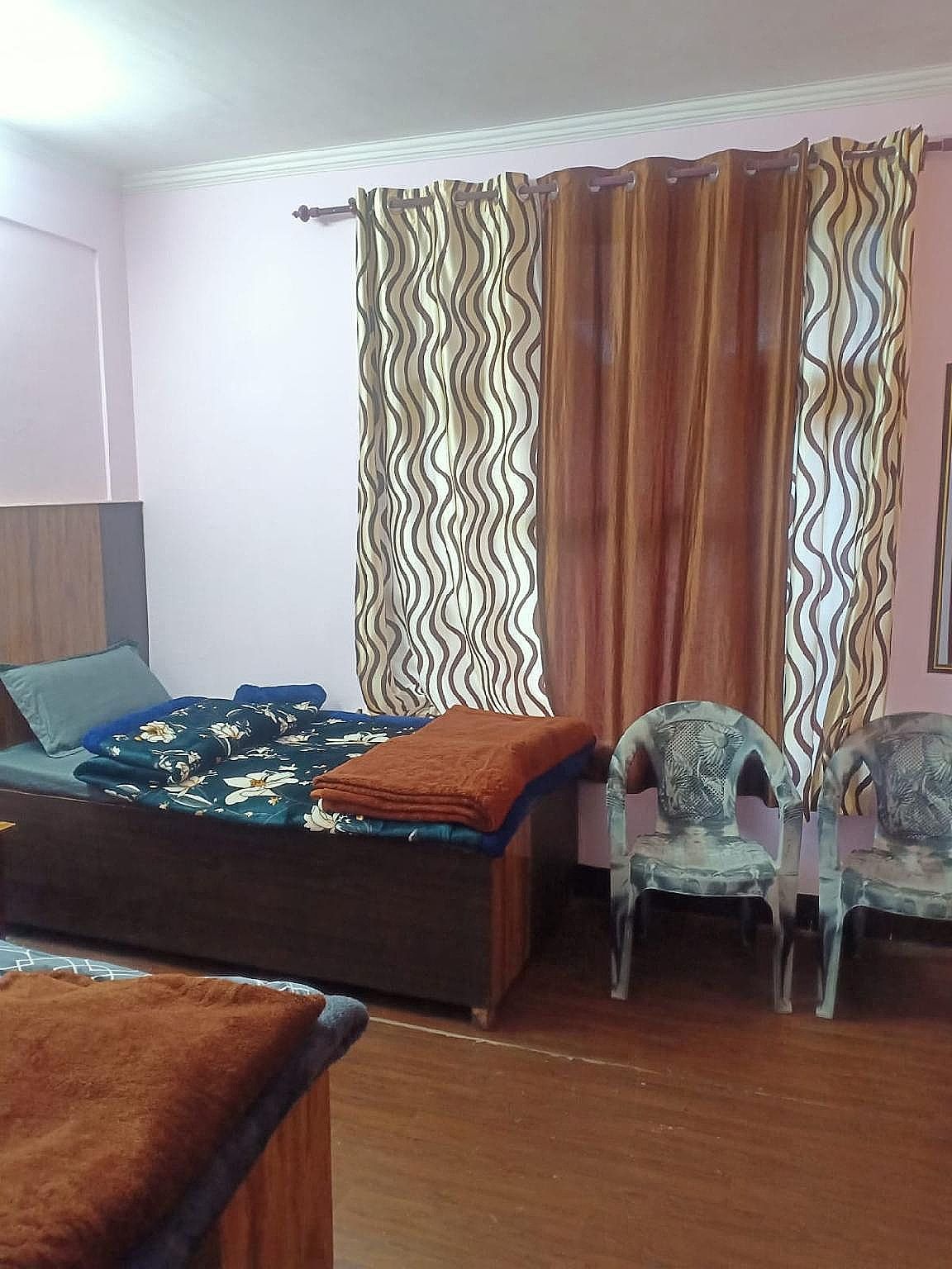 Aman Inn Twin Room - Single Use, Non-Smoking 2