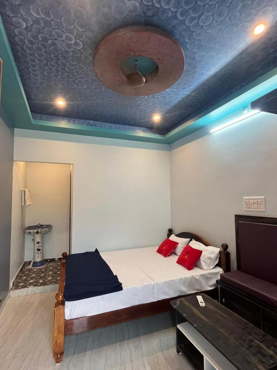 PANMOZHI RESIDENCY Deluxe Room Non AC