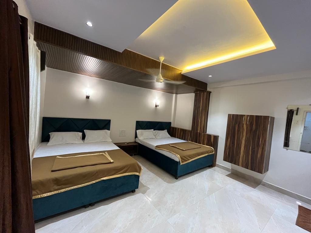 Quad Room