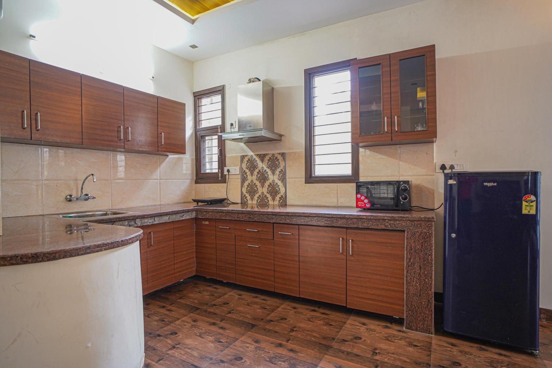 Casa Belvedere Luxury Villas Solan - Hotel Price, Reviews, Photos |  Adanione.com