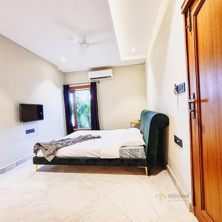 Giovanni House King Room