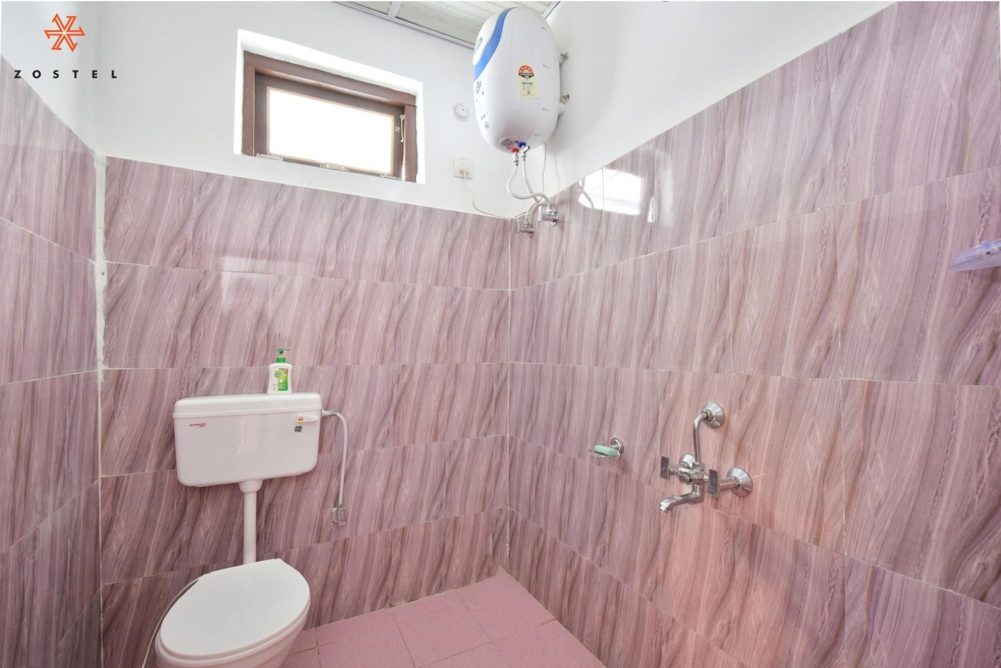 Deluxe Semi Double Room - Non-Smoking