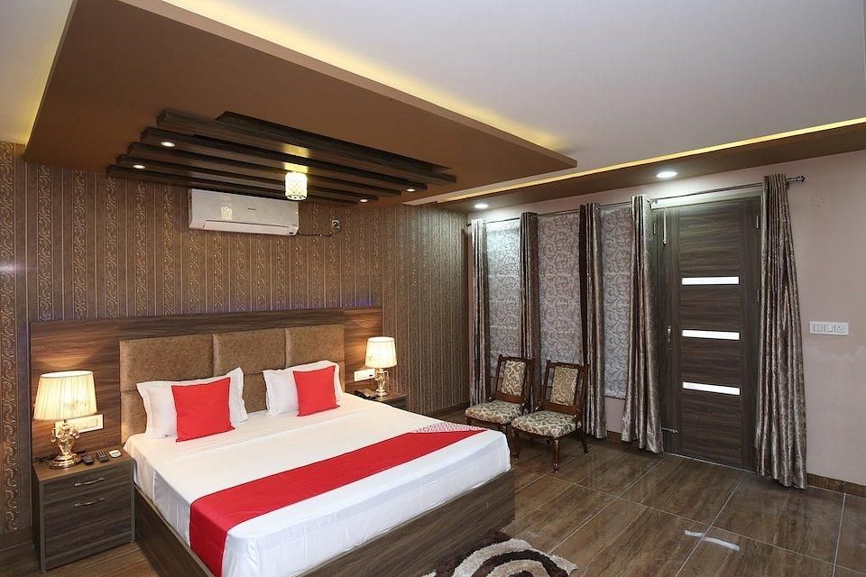 Hotel Platina Derabassi Grand Superior King Room