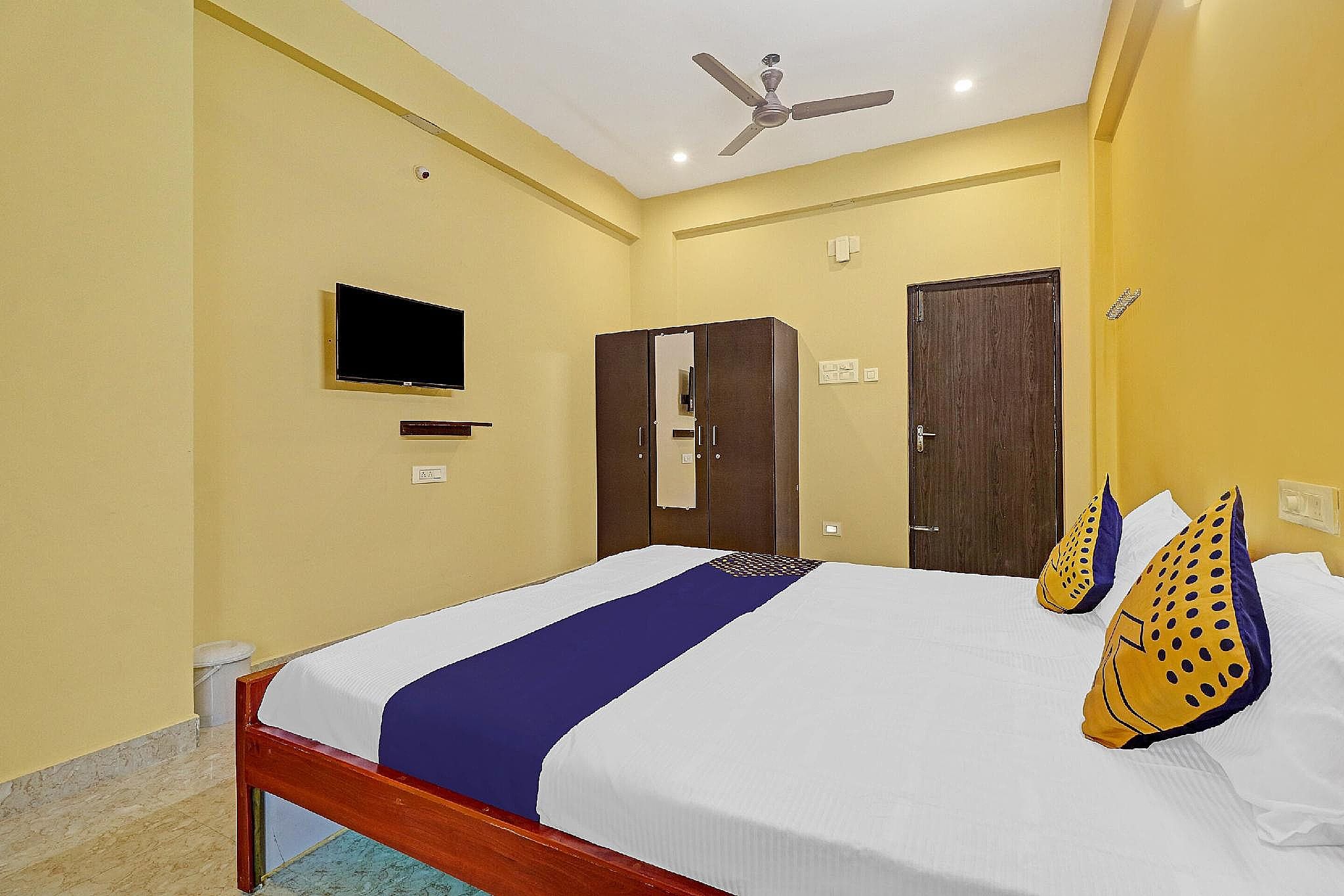 SPOT ON Room without Air Conditioning