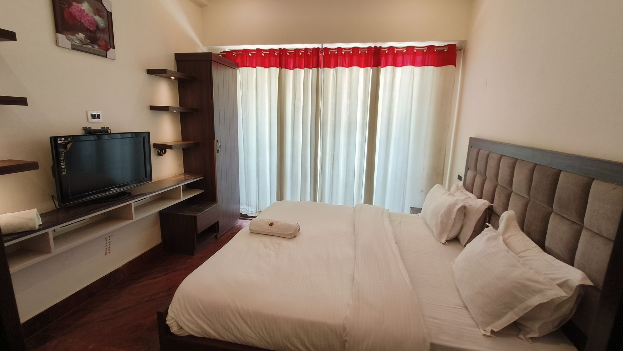 Ratna Hotel and Banquet Double Room with Balcony 2