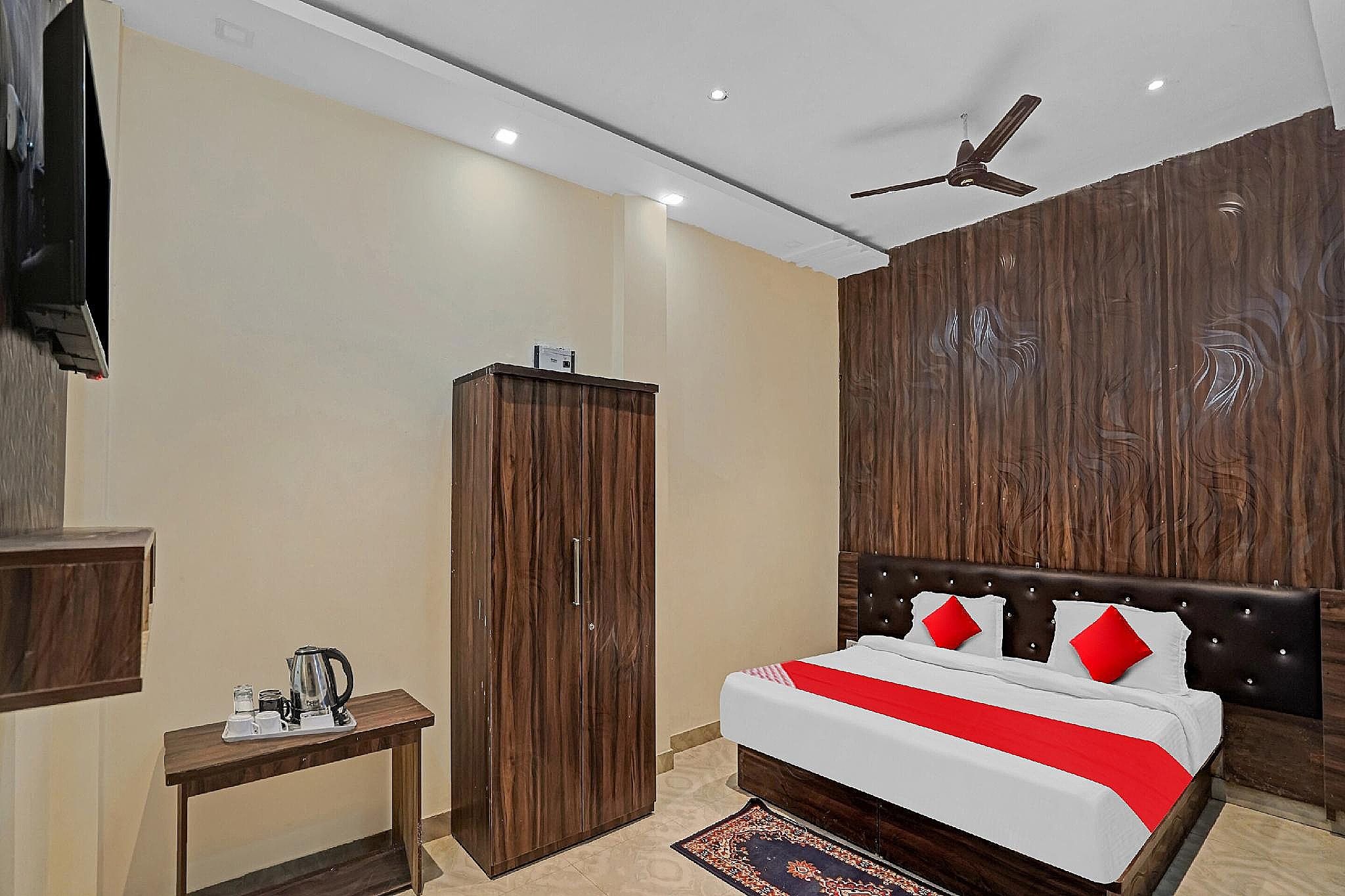 Super OYO Hotel Fortune Suites Classic Double or Twin