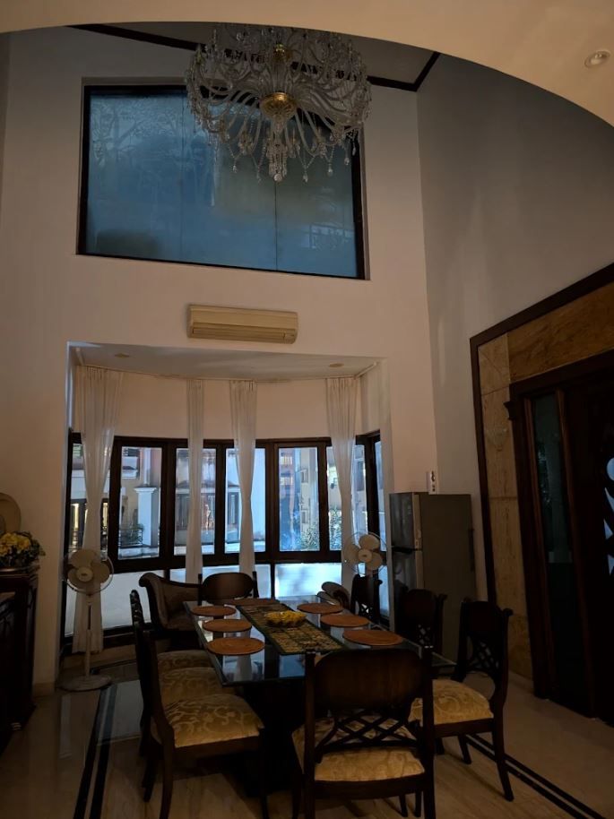 Food & Dining