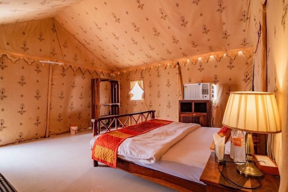 The Escape Luxury Desert Resort Classic Tent, Balcony, Desert View