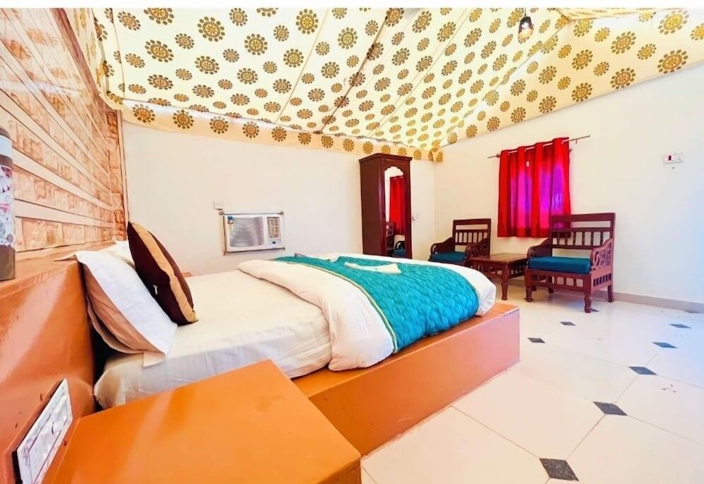 The Escape Luxury Desert Resort Classic Tent, Balcony, Desert View 3