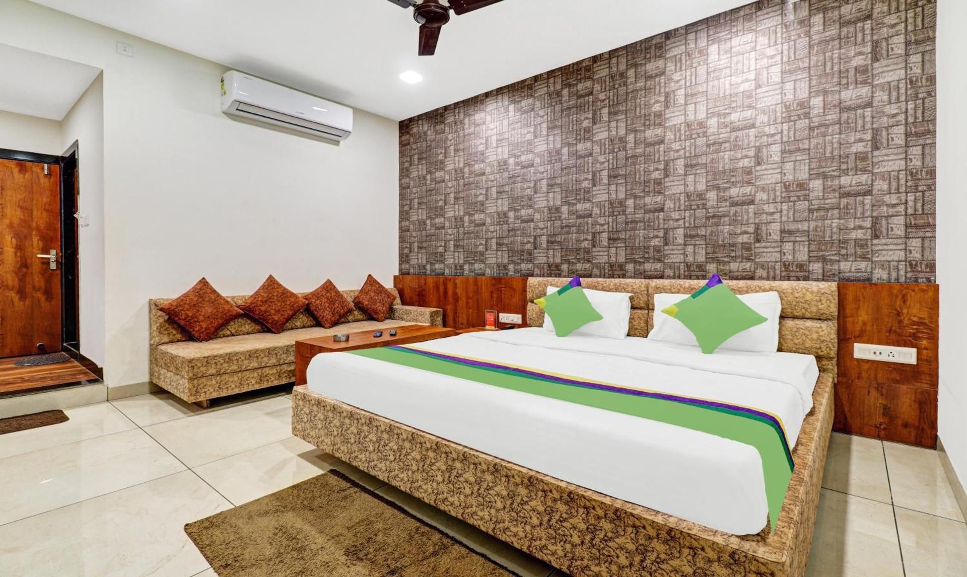 Hotel Sai Sagar Guna Deluxe Double or Twin 3