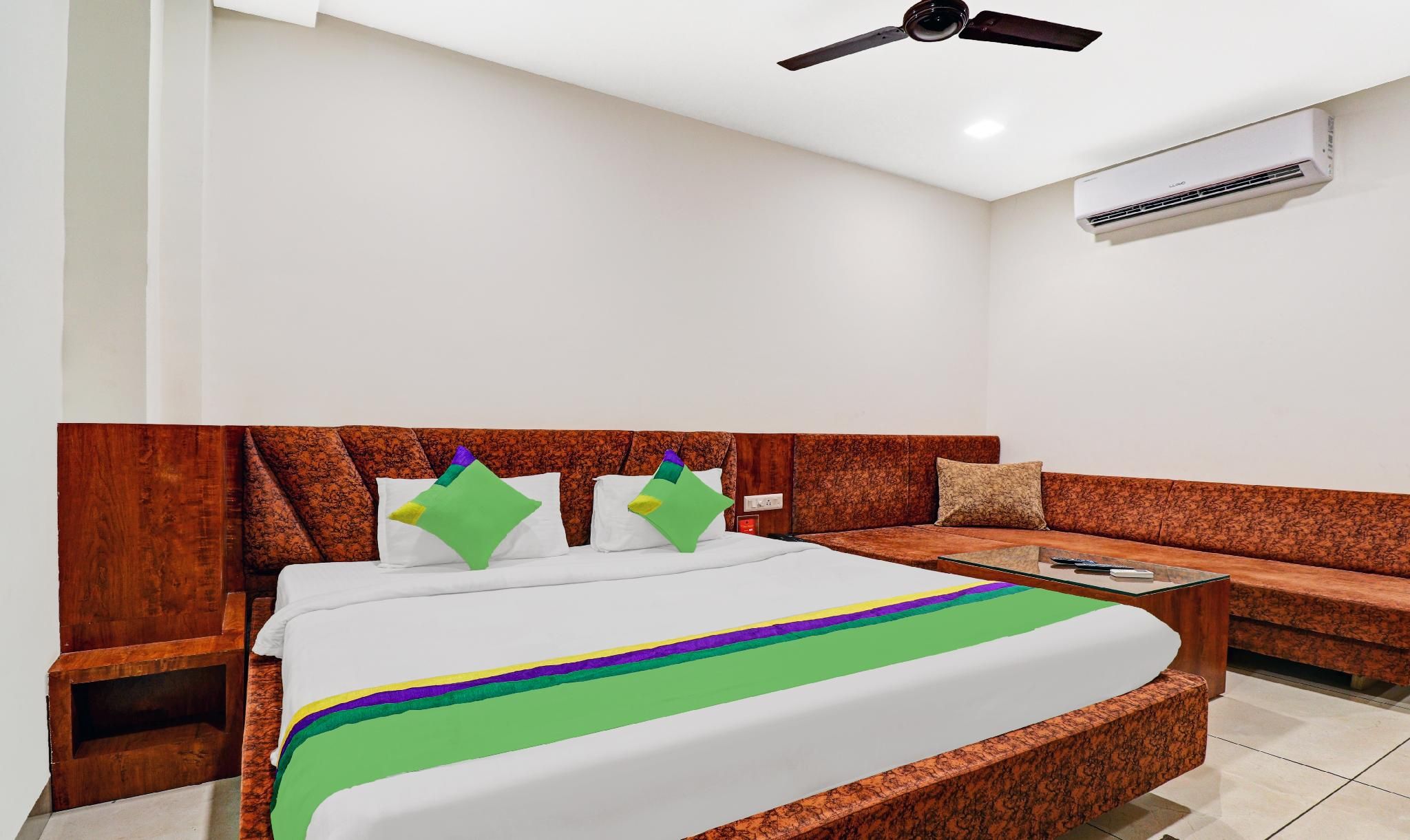 Hotel Sai Sagar Guna Deluxe Double or Twin