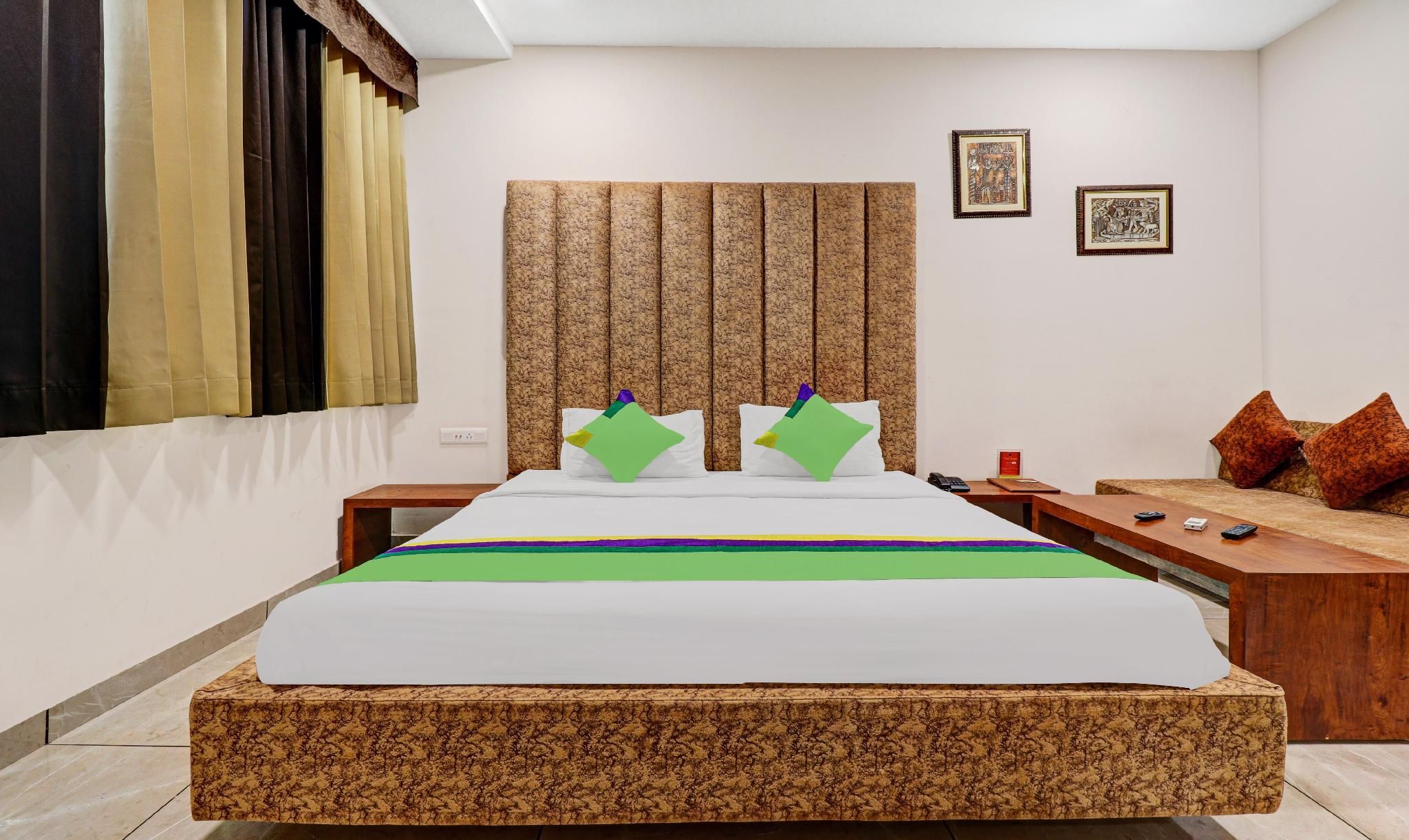 Hotel Sai Sagar Guna Family Room