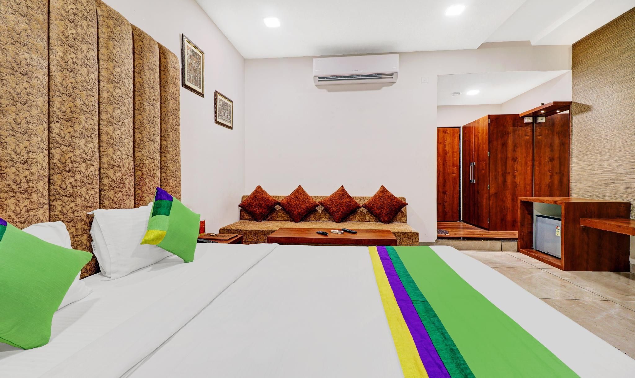 Hotel Sai Sagar Guna Family Room 2